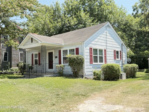 308 E Main Street , Mount Olive, NC 28365