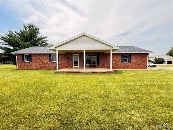 100 Quail Run , Bethalto, IL 62010