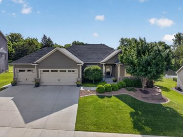 1872 Shannon Oaks Boulevard NE, Rochester, MN 55906