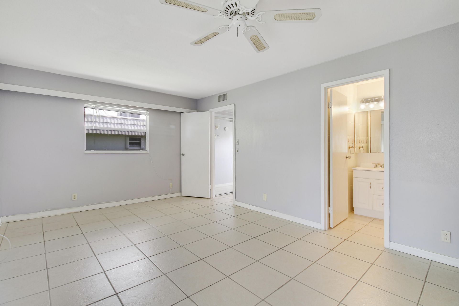175 Valencia H, Delray Beach, FL 33446 Photo