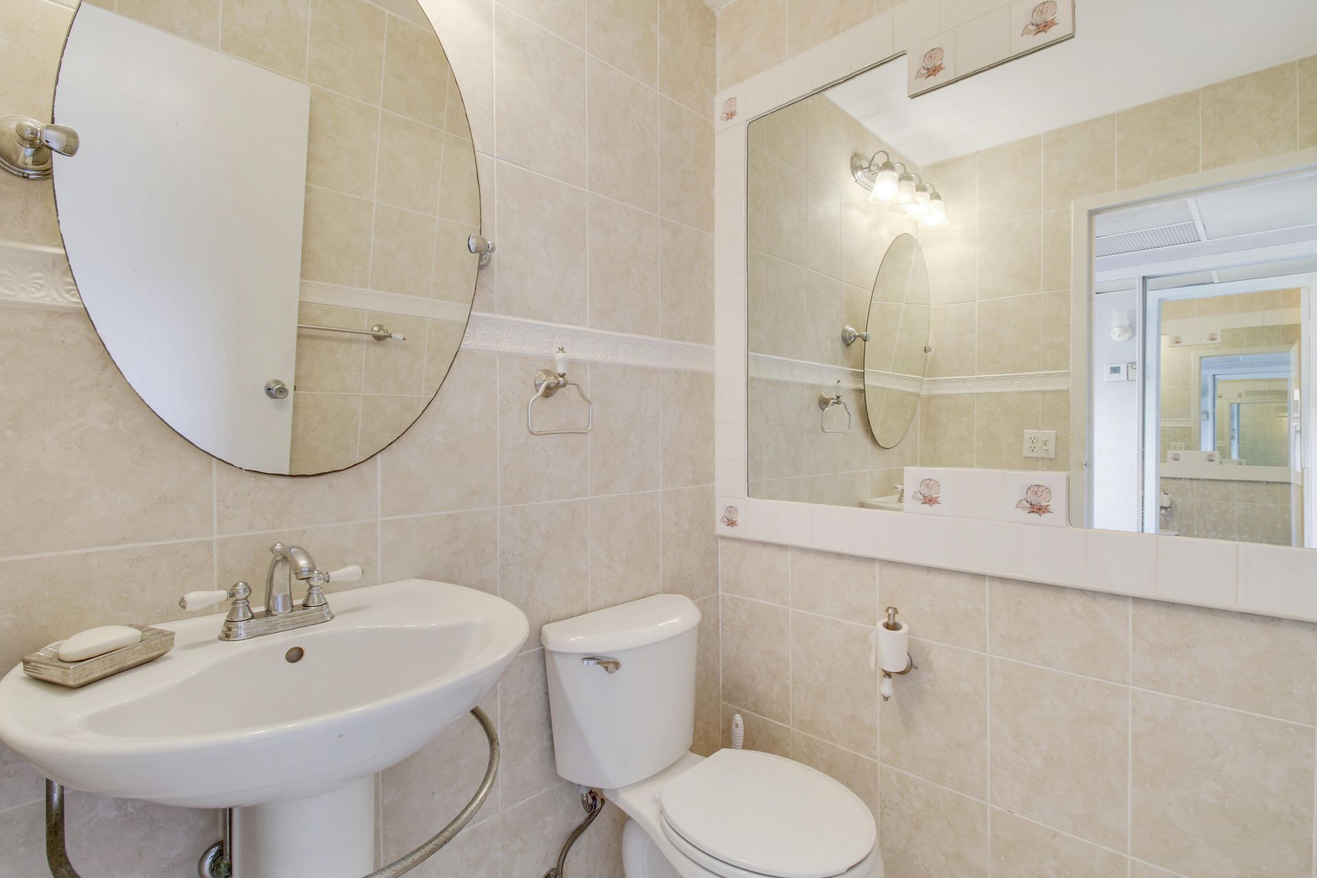 175 Valencia H, Delray Beach, FL 33446 Photo