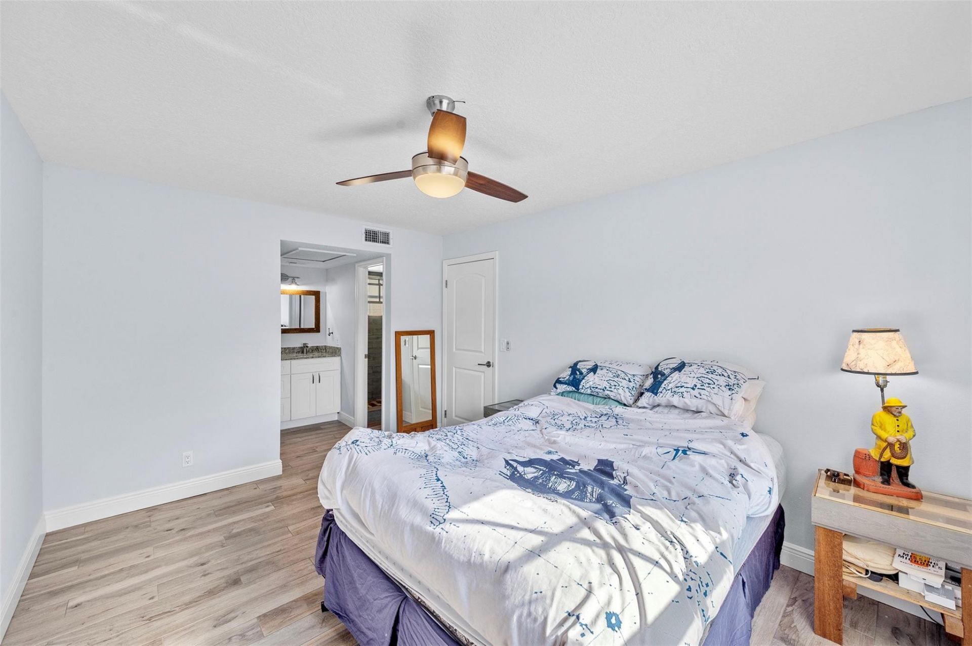 1035 Lake Shore Drive, Unit 105, Lake Park, FL 33403 Photo