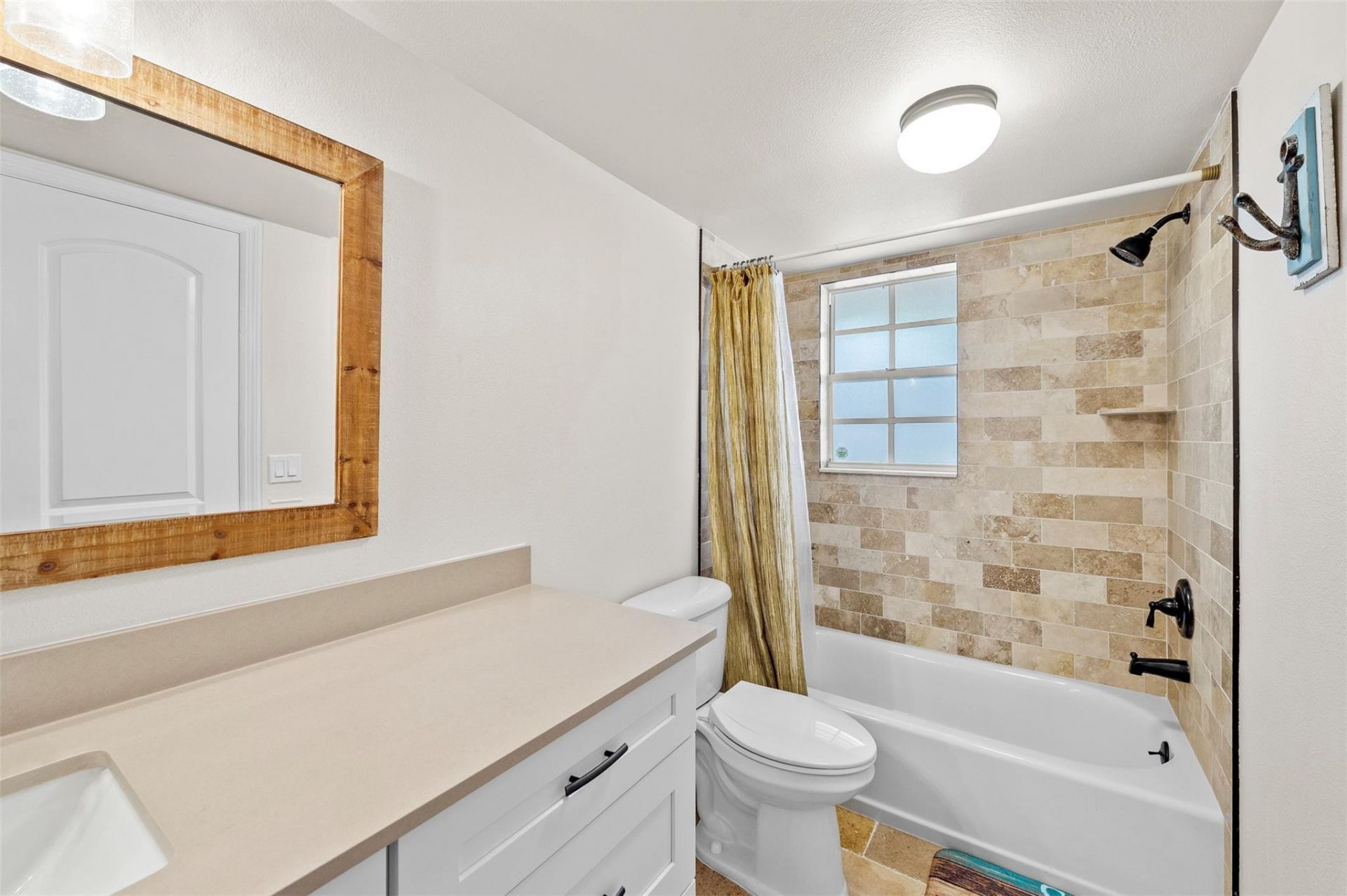 1035 Lake Shore Drive, Unit 105, Lake Park, FL 33403 Photo