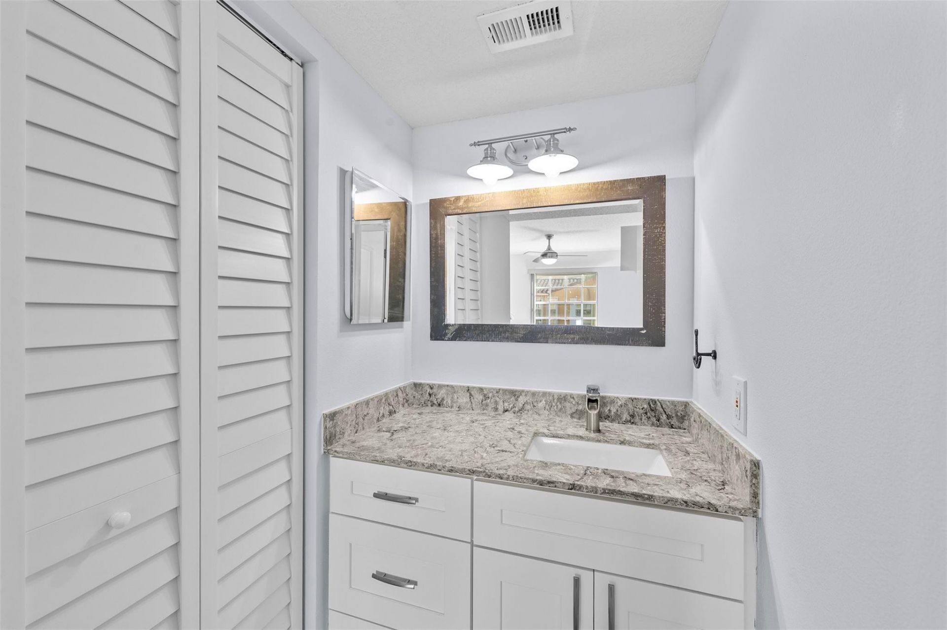 1035 Lake Shore Drive, Unit 105, Lake Park, FL 33403 Photo