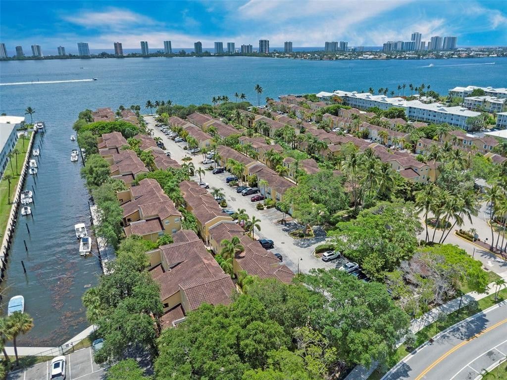 1035 Lake Shore Drive, Unit 105, Lake Park, FL 33403 Photo