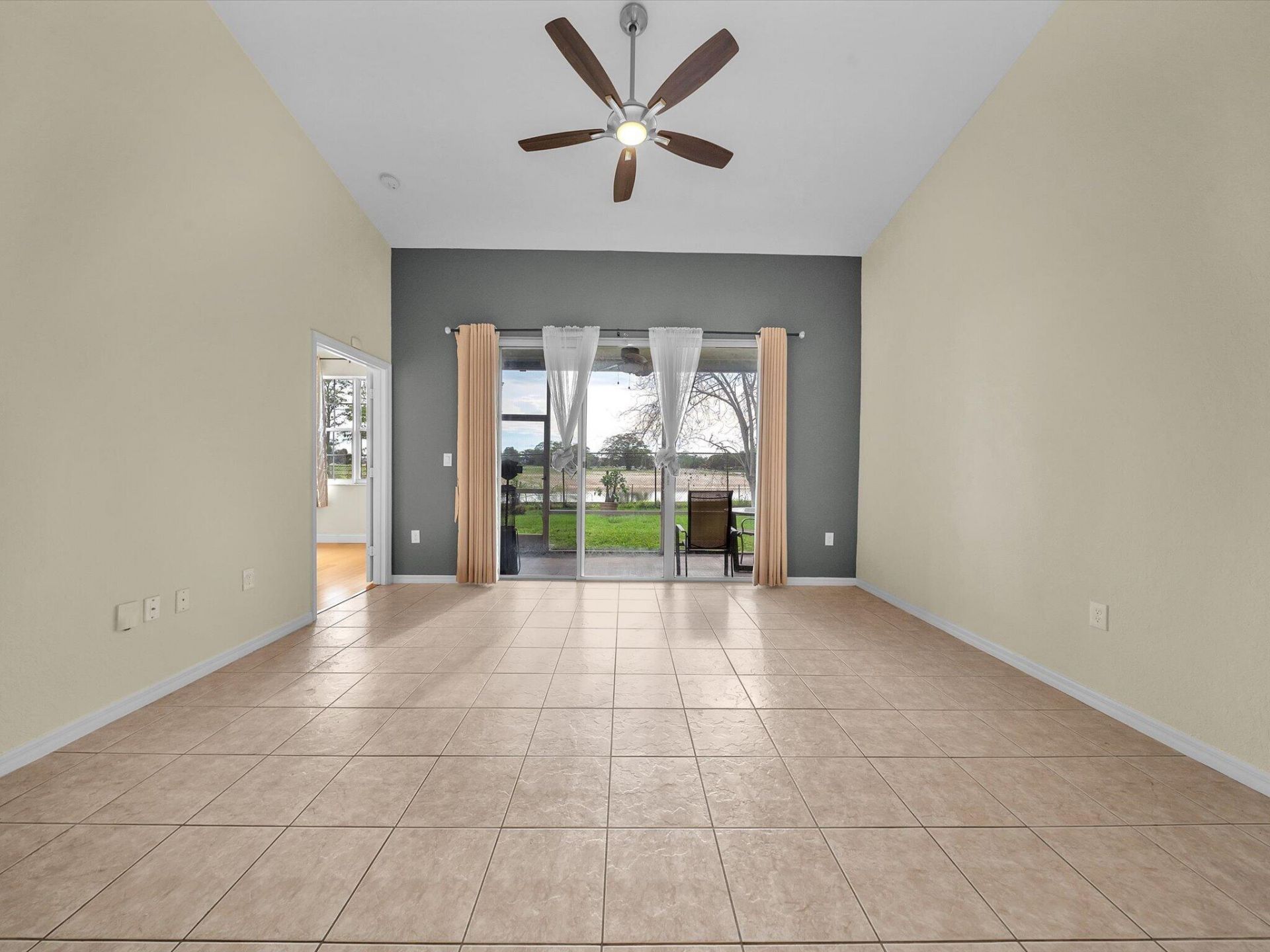 2851 E Aragon Boulevard, Unit 5, Sunrise, FL 33313 Photo