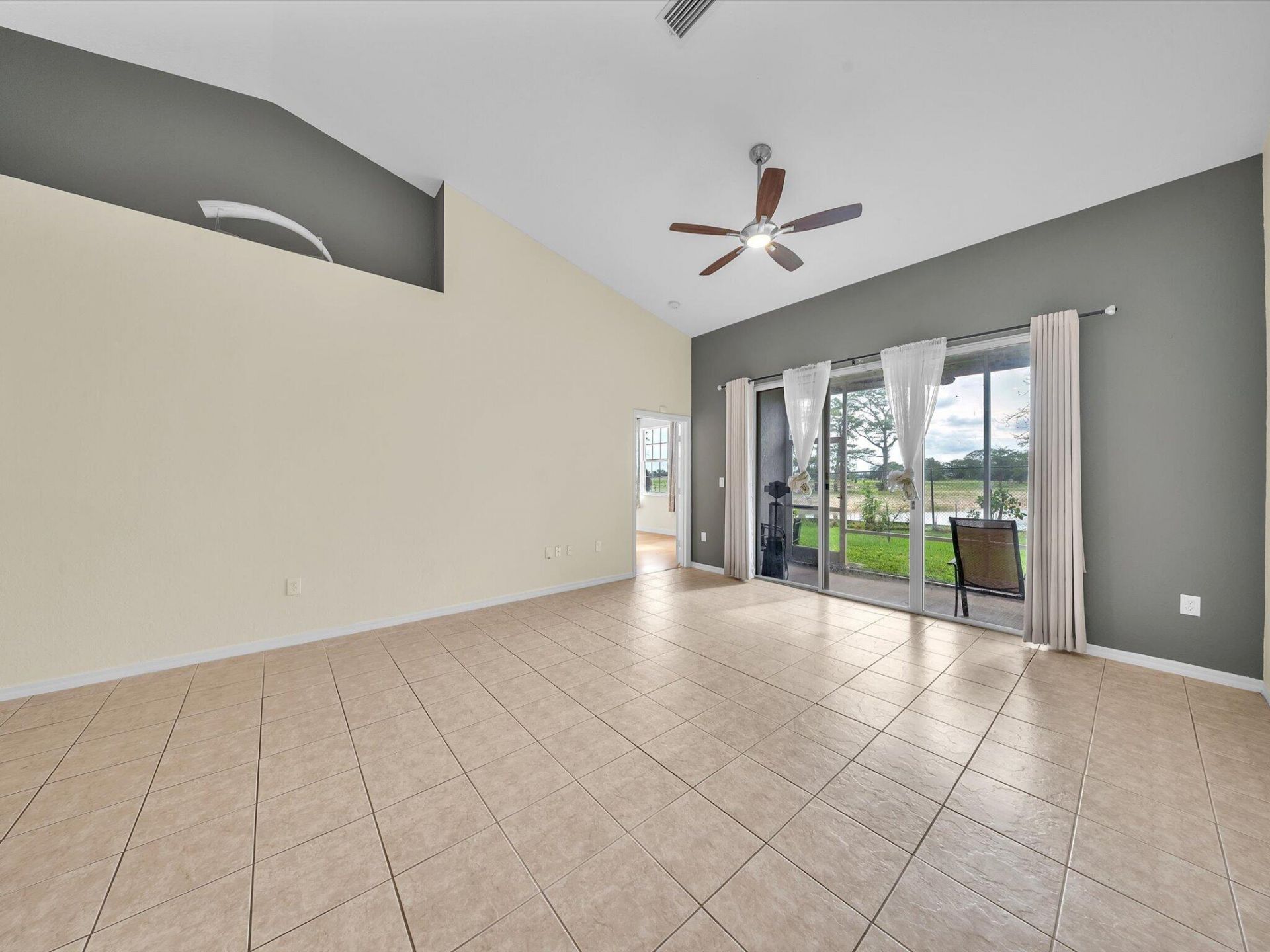 2851 E Aragon Boulevard, Unit 5, Sunrise, FL 33313 Photo