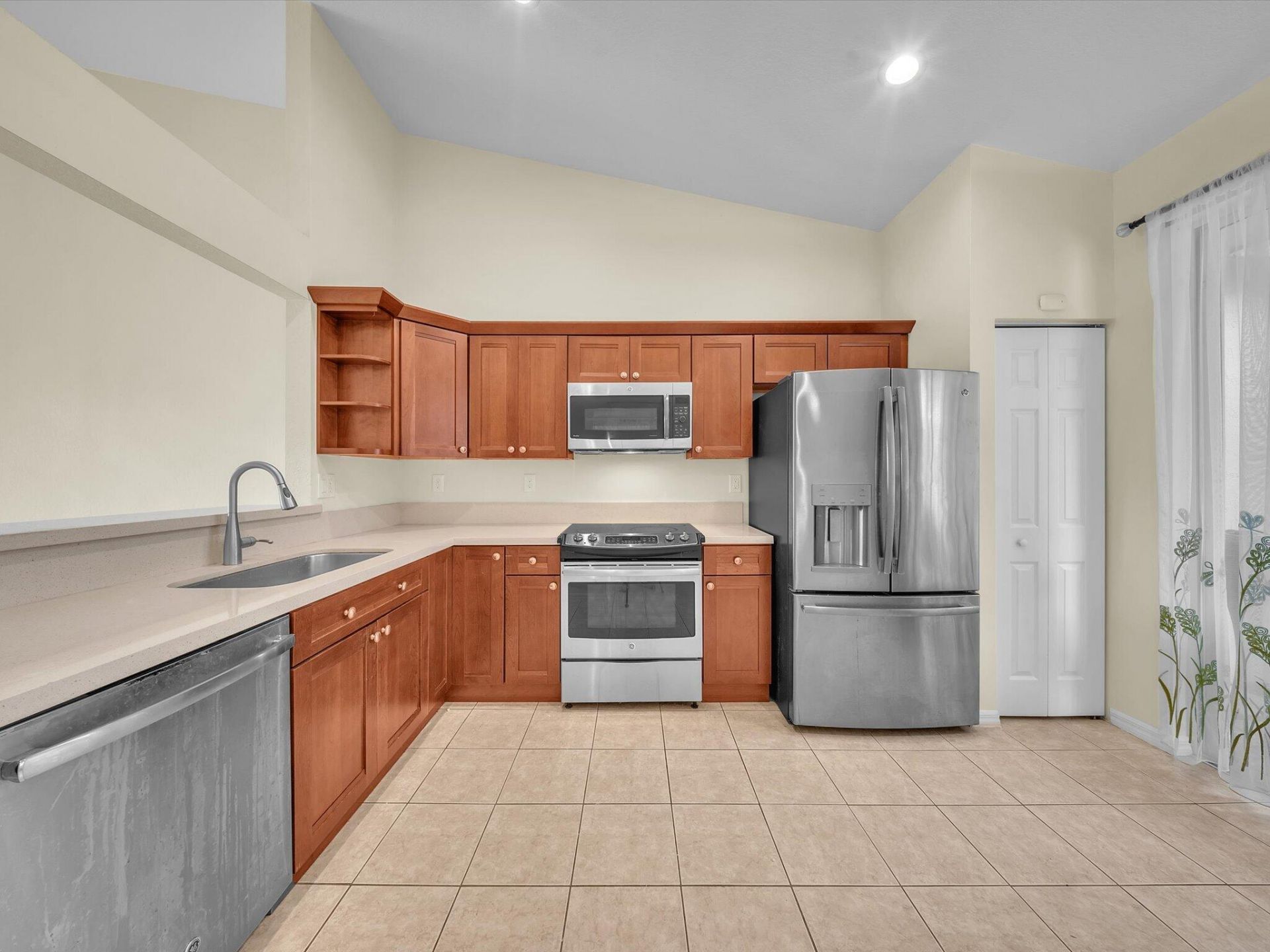 2851 E Aragon Boulevard, Unit 5, Sunrise, FL 33313 Photo