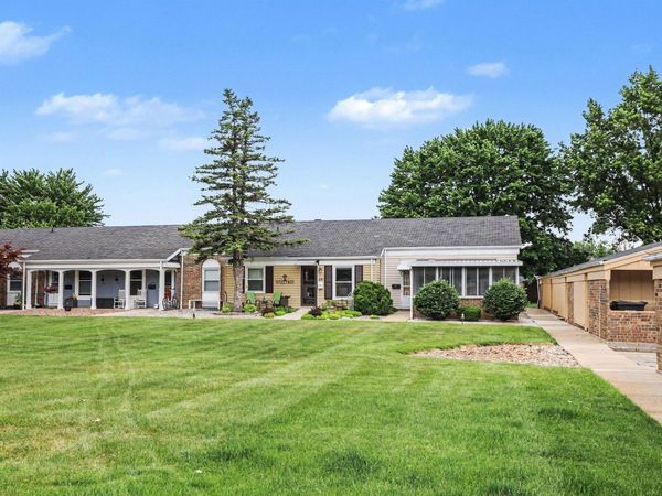 689 Carriage Lane, Jenison, MI 49428