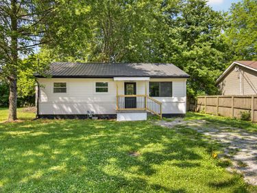 33 W Eades Avenue, Danville, KY 40422