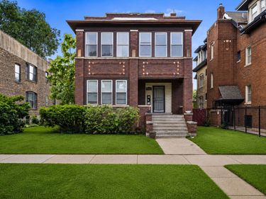 7406 S Crandon Avenue , Chicago, IL 60649