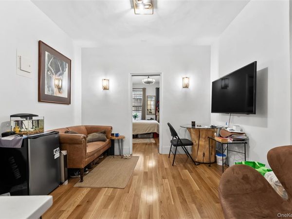 228 W 17th Street, Unit 2A, New York (Manhattan), NY 10011