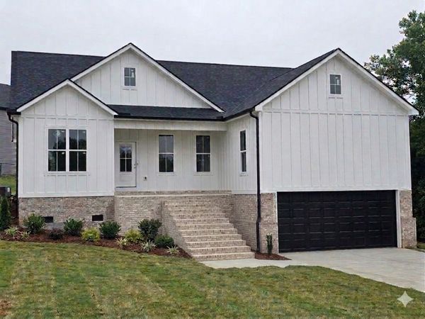 1025 Northside Drive , Dickson, TN 37055