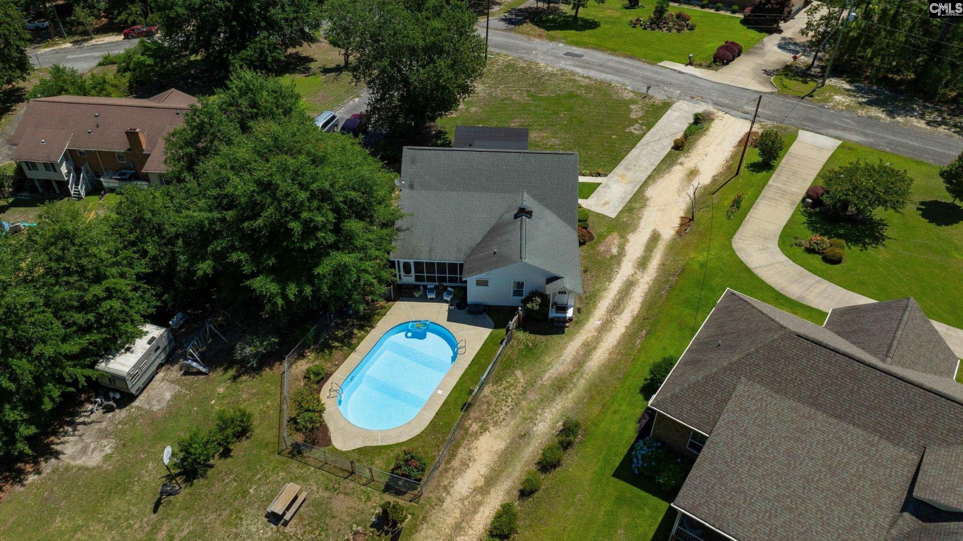 924 Briar Bush Lane  Photo 12