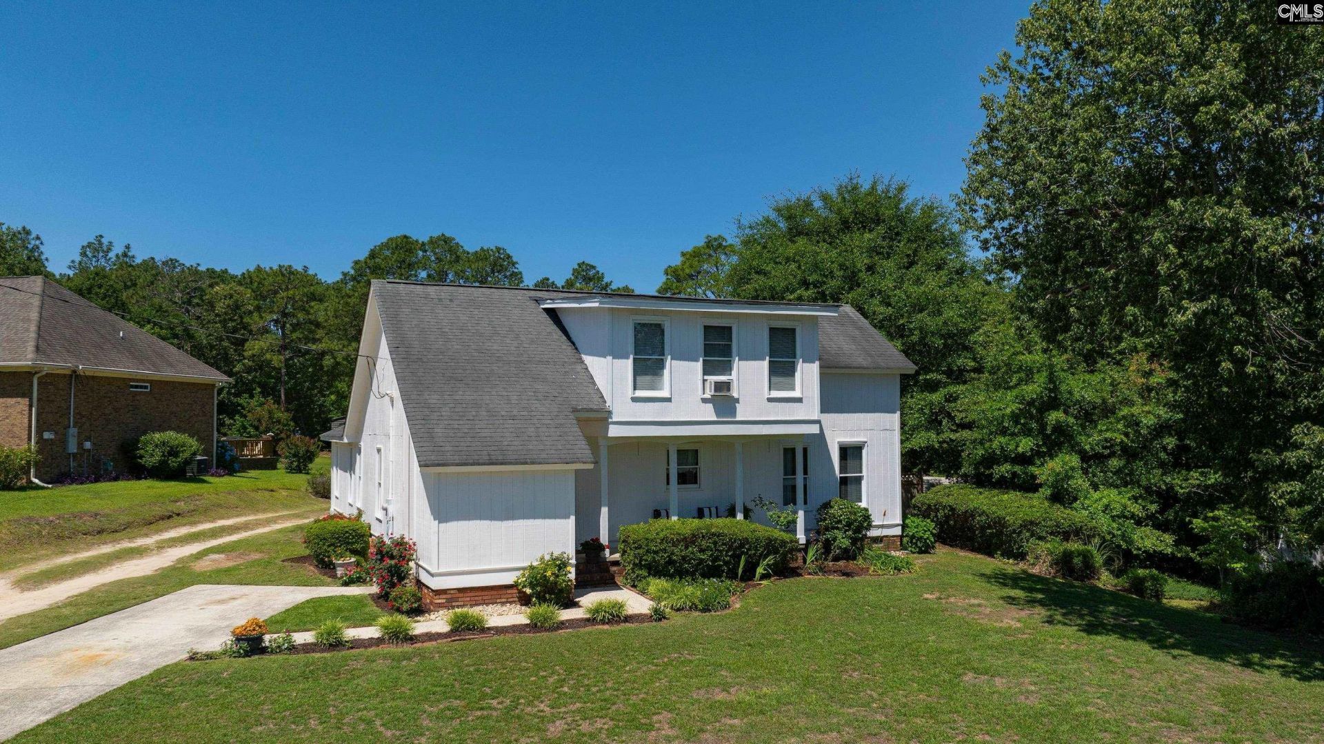 924 Briar Bush Lane  Photo 4