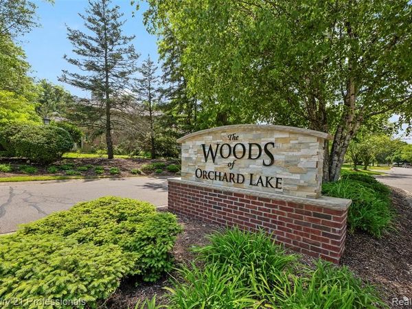 3251 Long Meadow Court, West Bloomfield Twp, MI 48324