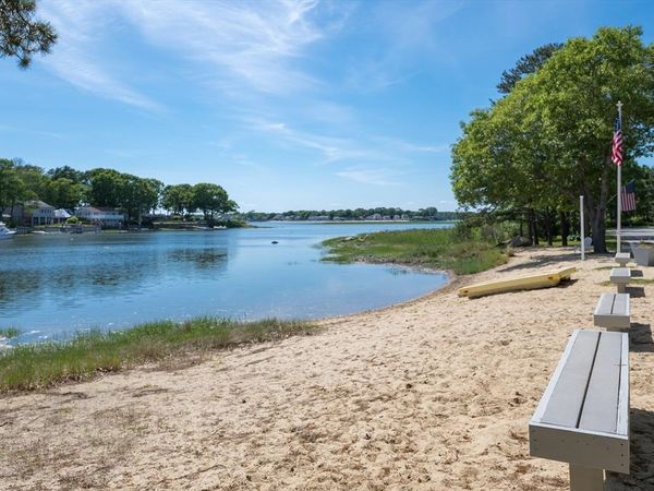 33 Kingwood St, Wareham, MA 02571
