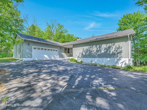530 Jefferson Boulevard , Jefferson Twp, PA 18436