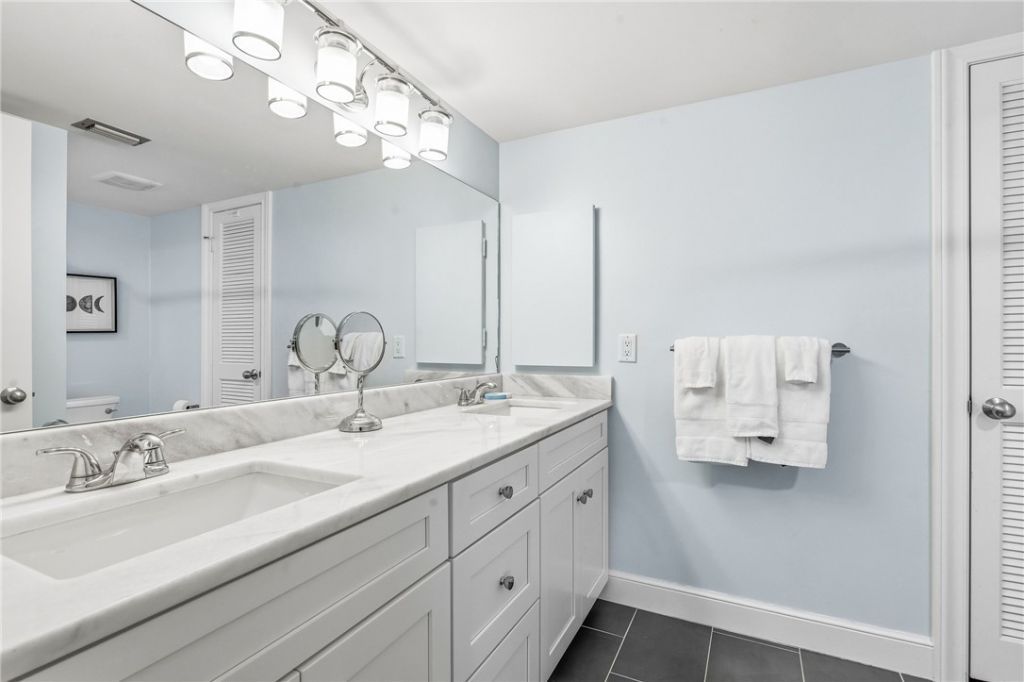 1155 Reef Road, Unit B-7, Vero Beach, FL 32963 Photo
