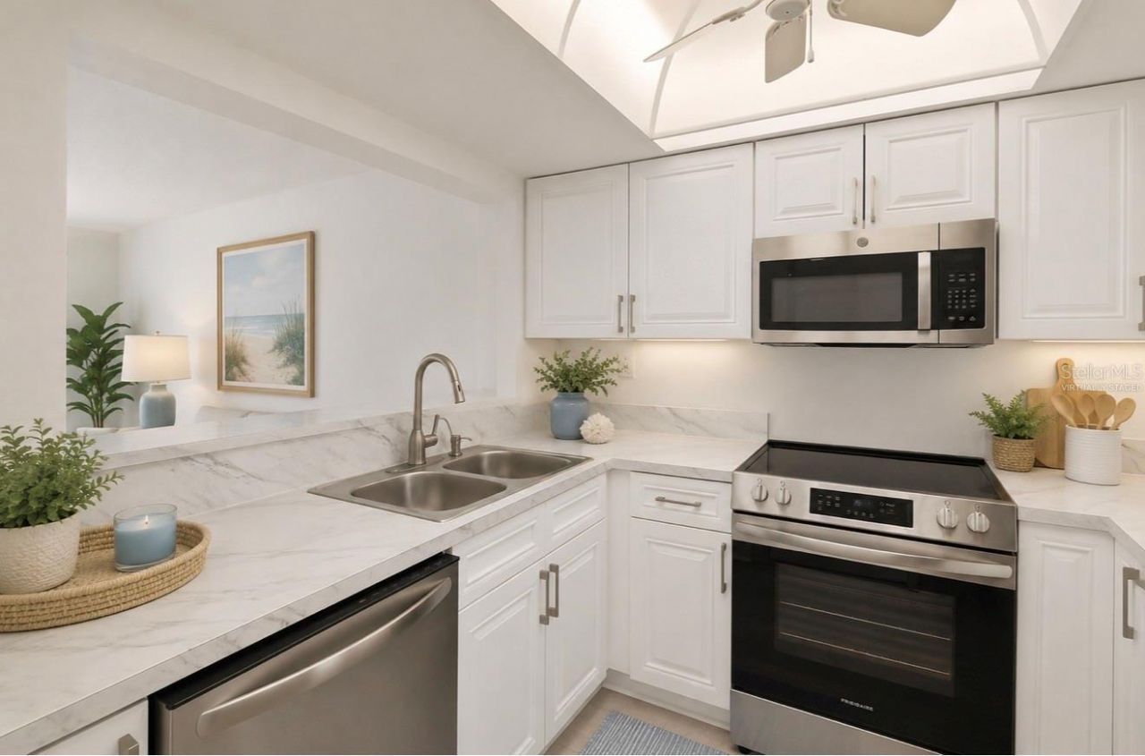 11562 W Bayshore Drive, Crystal River, FL 34429 Photo