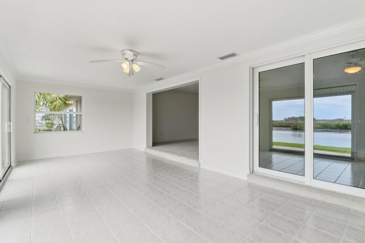 11562 W Bayshore Drive, Crystal River, FL 34429 Photo