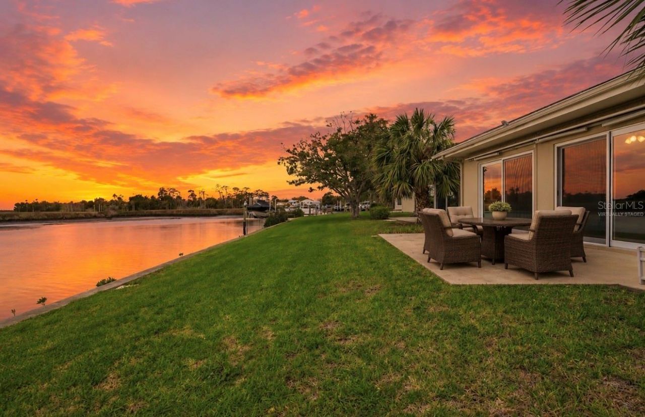 11562 W Bayshore Drive, Crystal River, FL 34429 Photo