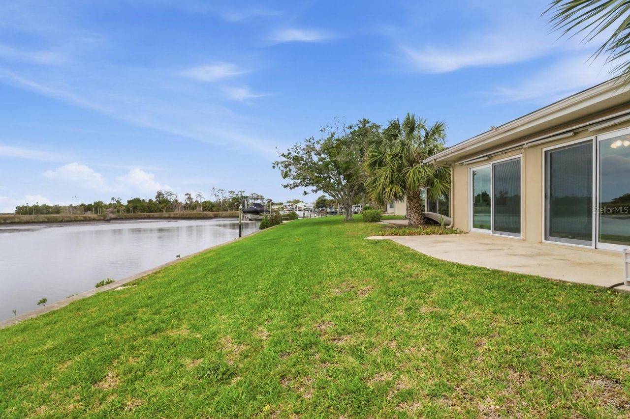 11562 W Bayshore Drive, Crystal River, FL 34429 Photo