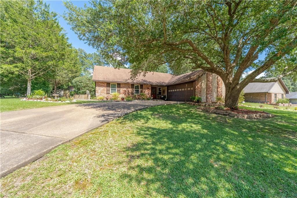 174 SPRING CREEK Drive Pineville, LA 71360