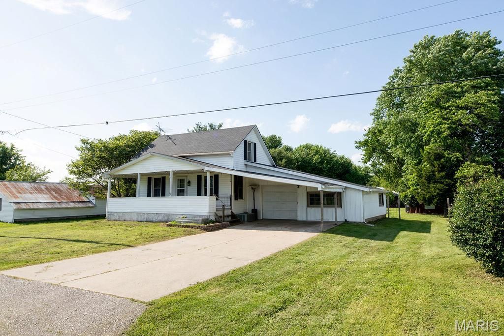 9988 W Wilbur Street, Bunker Hill, IL 62014 Main Photo