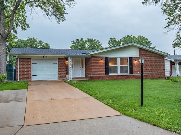 729 Wingan Lane, St Louis, MO 63125