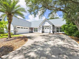 5466 N Shore Rd Pensacola, FL 32507