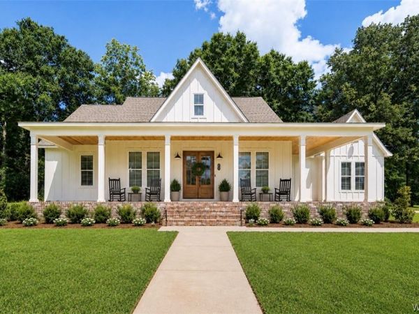 108 Cherokee Drive , Livingston, AL 35470