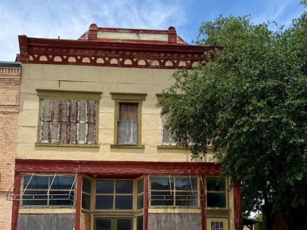324 AVENUE C , Rosebud, TX 76570