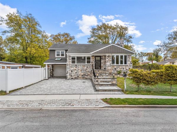 44 Bruce Lane , Westbury, NY 11590