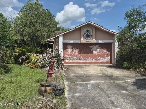 2565 E Dorchester Drive , Deltona, FL 32738