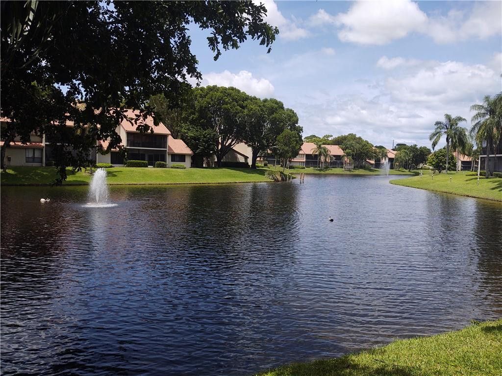 5801 Coach House Circle, Unit B, Boca Raton, FL 33486 Photo