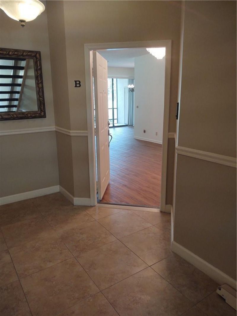5801 Coach House Circle, Unit B, Boca Raton, FL 33486 Photo