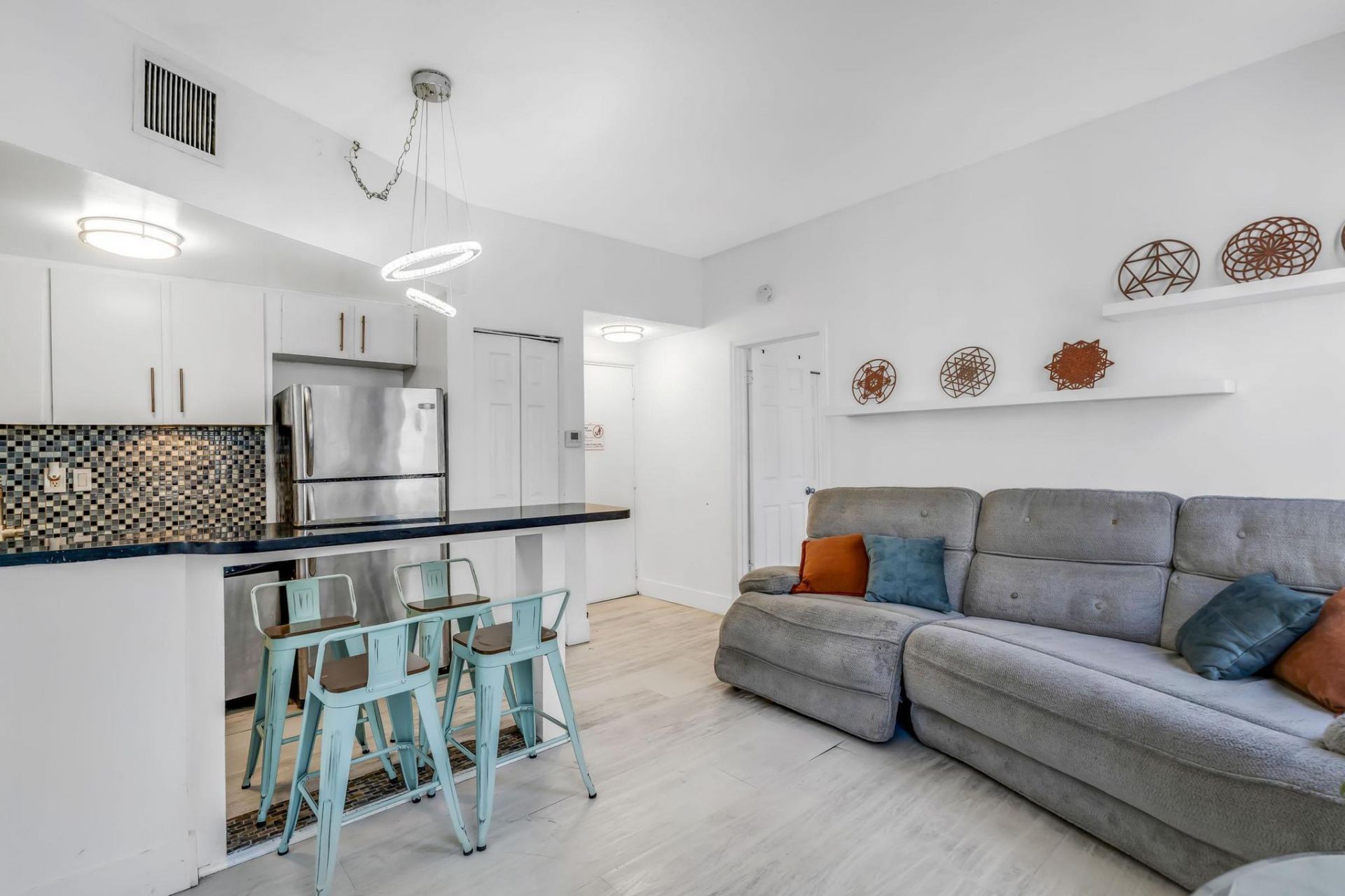 1342 Drexel Avenue, Unit 206, Miami Beach, FL 33139 Photo