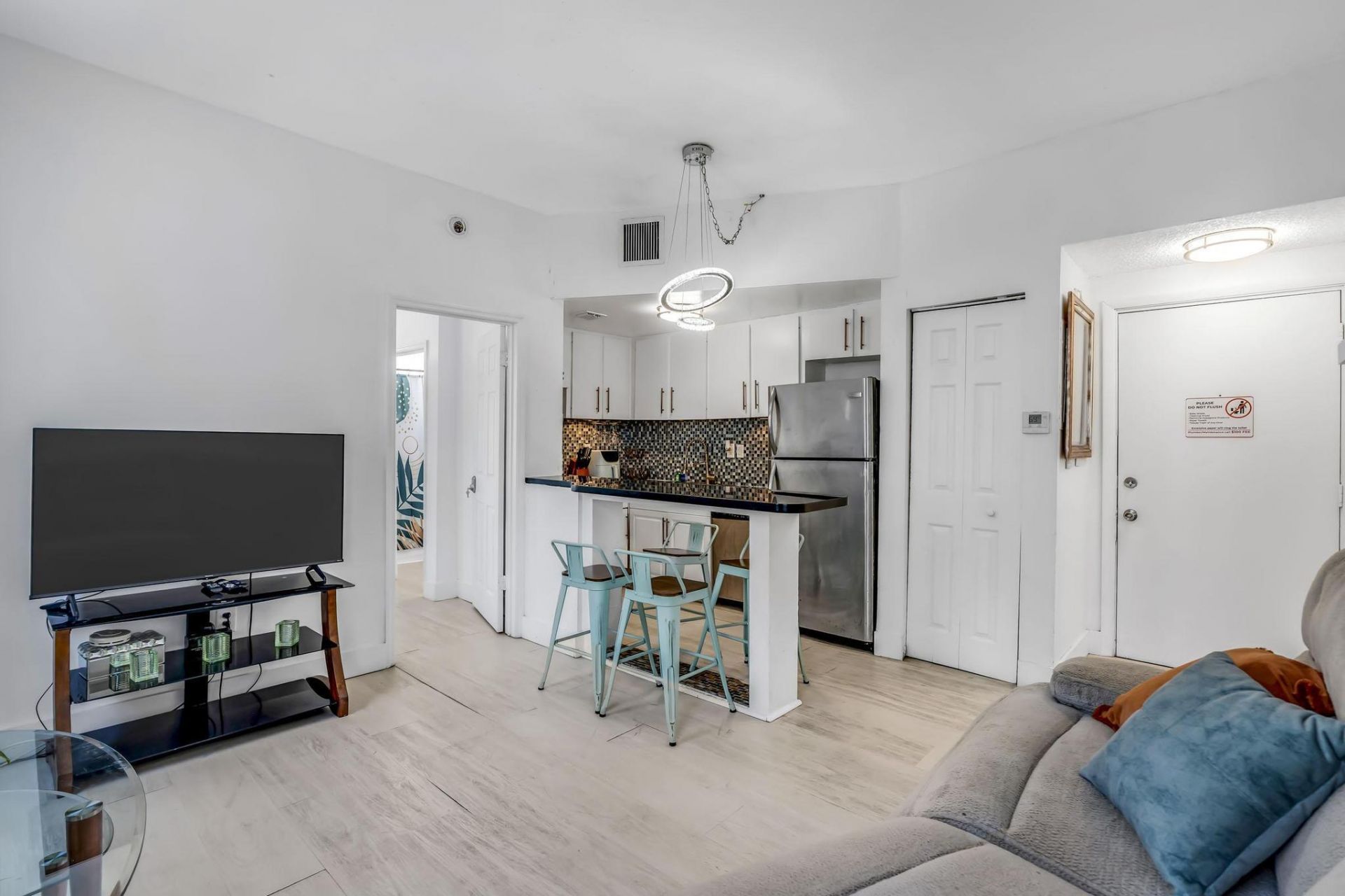 1342 Drexel Avenue, Unit 206, Miami Beach, FL 33139 Photo