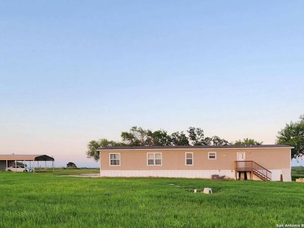 11903 N STATE HIGHWAY 123, Falls City, TX 78113