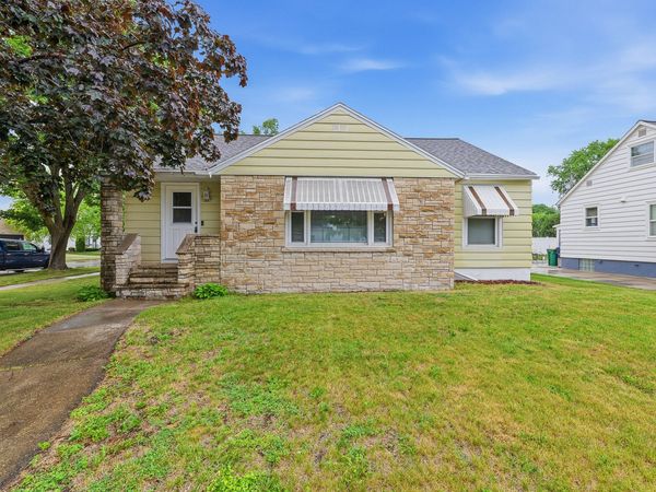327 E Arndt St, Fond Du Lac, WI 54935