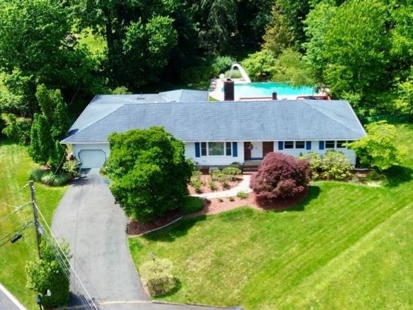 615 Lamanna Dr, River Vale, NJ 07675