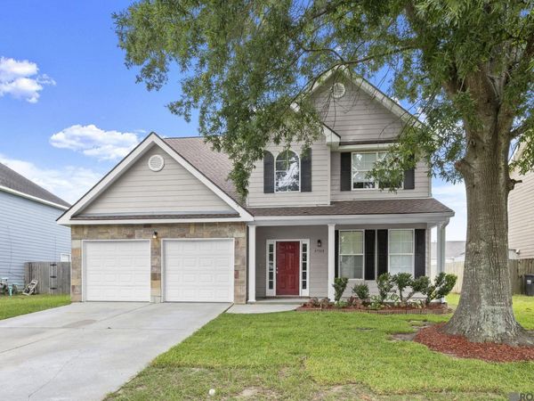 37068 Agnes Webb Ave, Prairieville, LA 70769