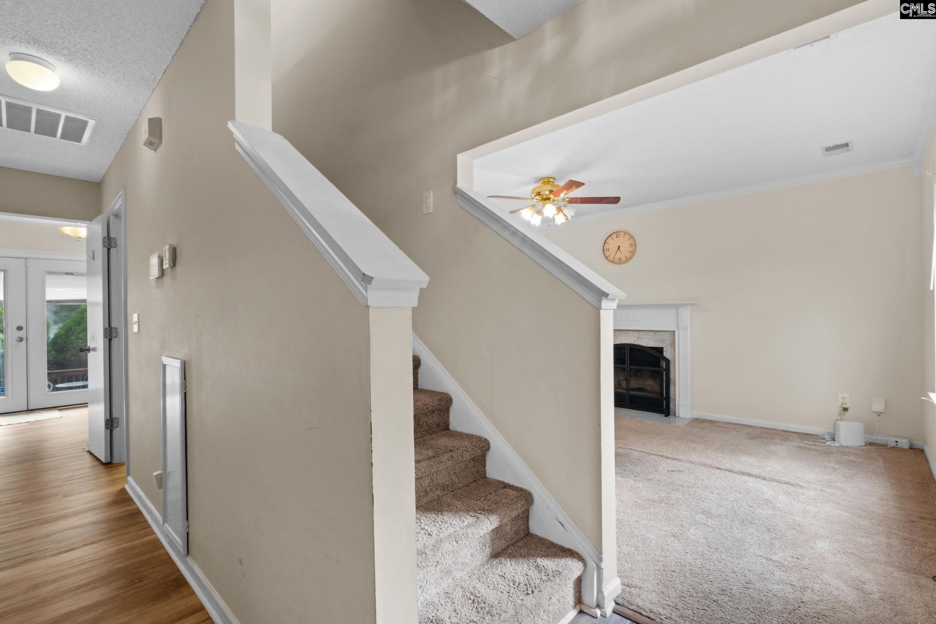 106 Rolling Knoll Drive  Photo 11