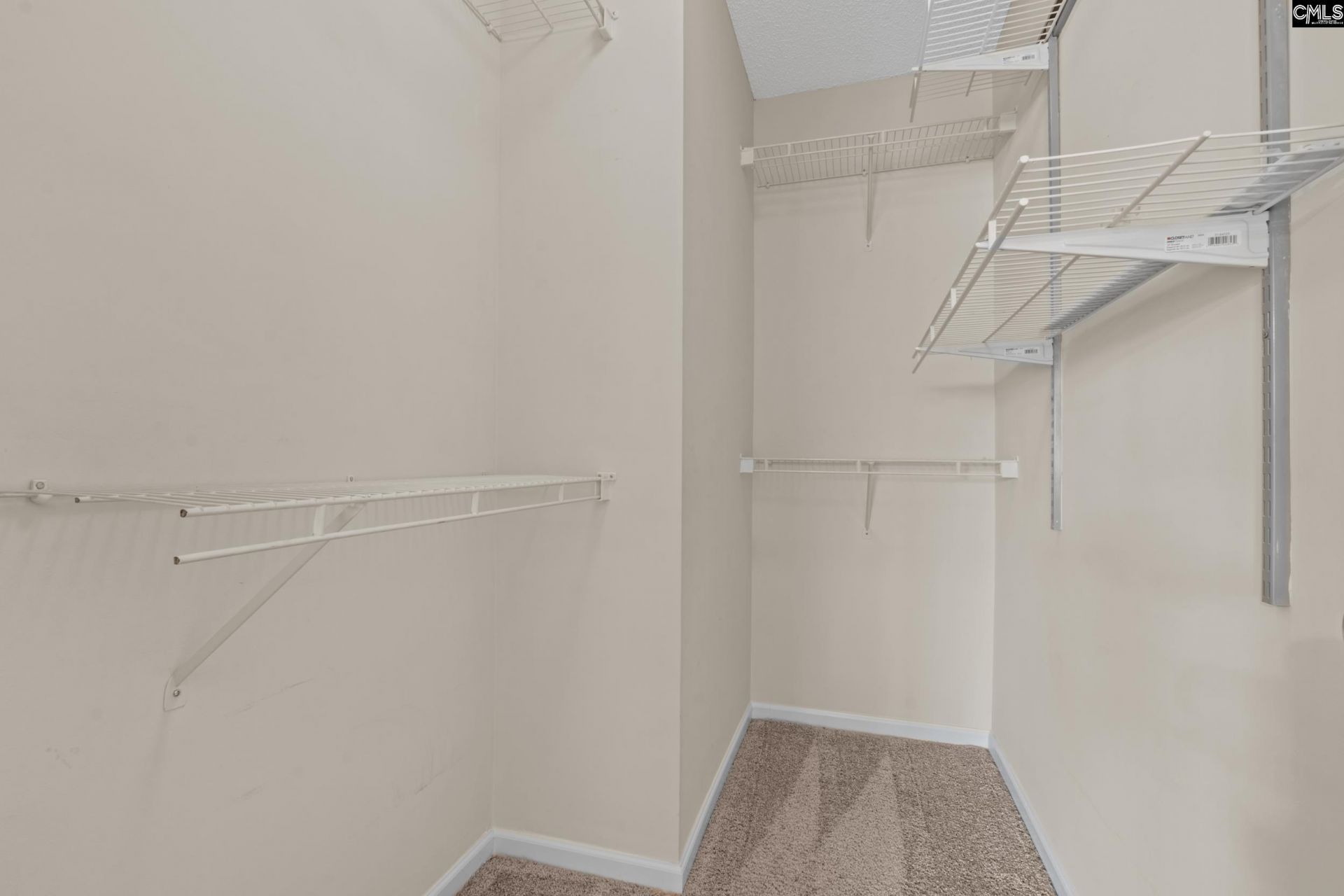106 Rolling Knoll Drive  Photo 4