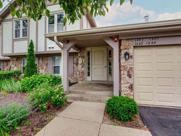 1261 Streamwood Lane , Unit 327, Vernon Hills, IL 60061