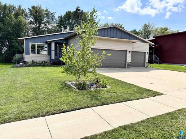 7801 W 65th St, Sioux Falls, SD 57106