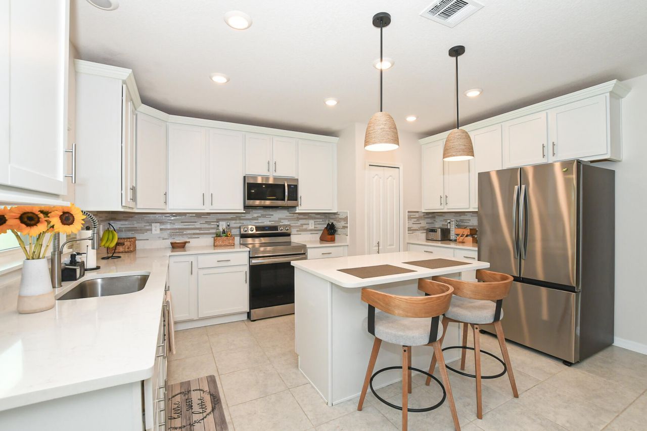 1033 SW General Patton Terrace, Port Saint Lucie, FL 34953 Photo