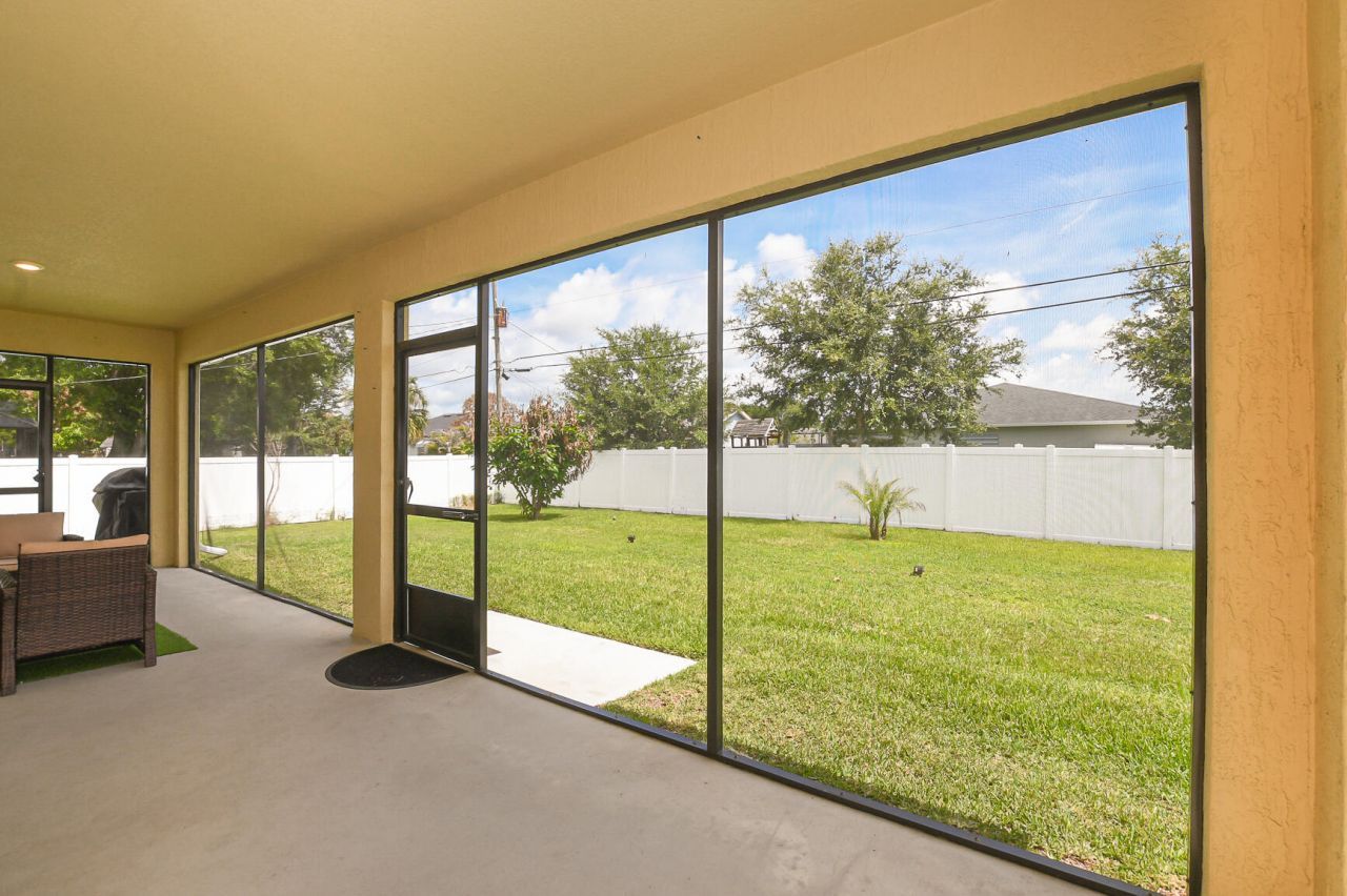 1033 SW General Patton Terrace, Port Saint Lucie, FL 34953 Photo