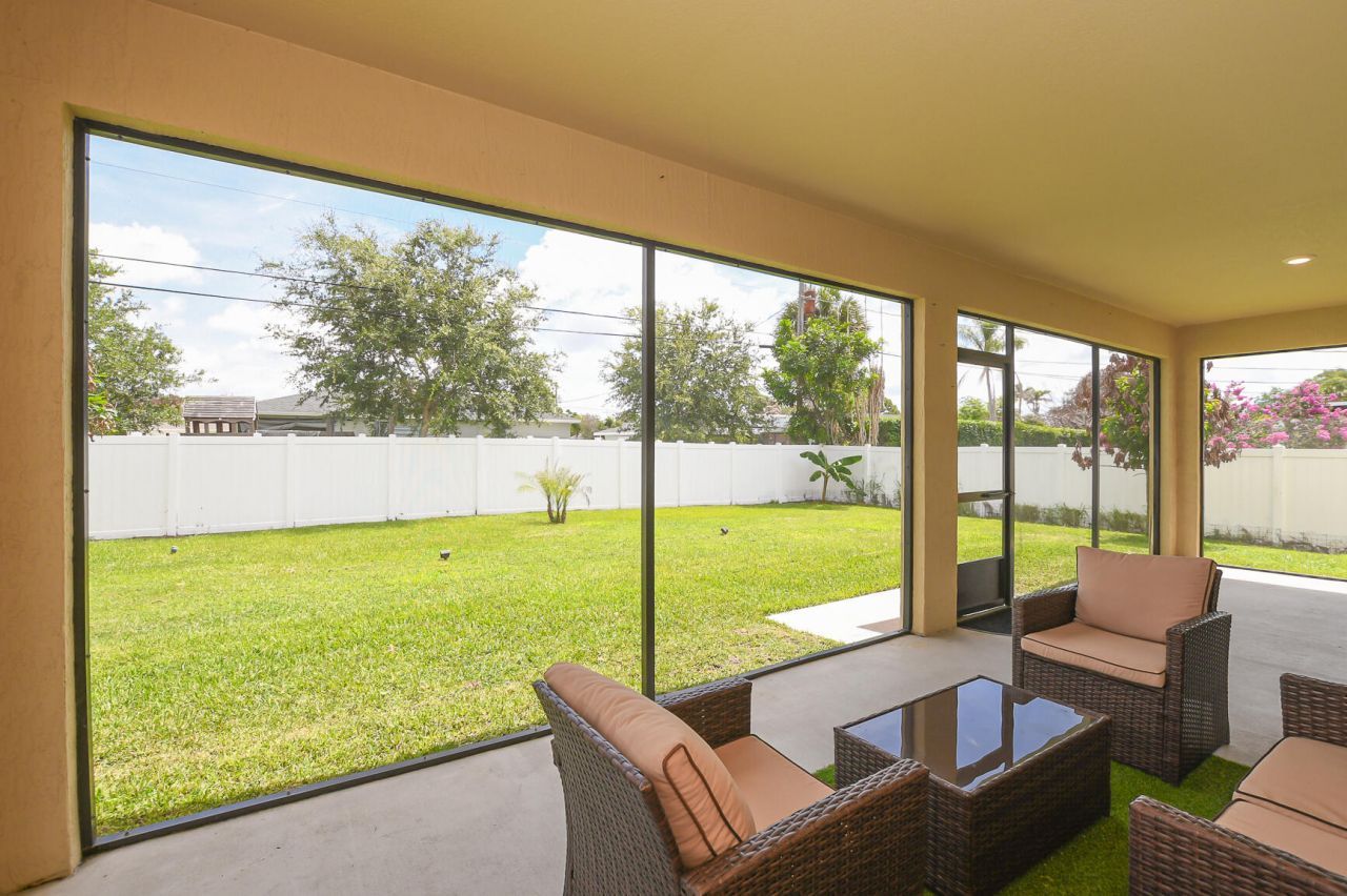 1033 SW General Patton Terrace, Port Saint Lucie, FL 34953 Photo